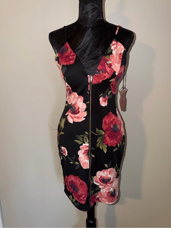 Haute Monde Dresses & Skirts - Sexy Floral Black and Pink Women's Haute Monde Dress SIZE:M